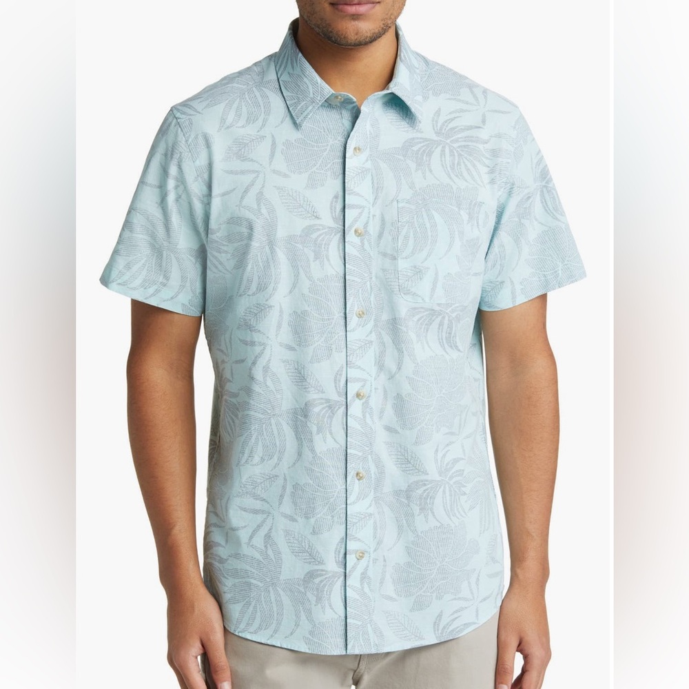 TravisMathew Rendevous Short
Sleeve Button-Up Shirt